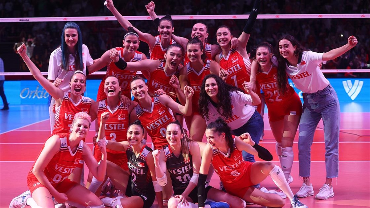 AA-20220605-28081297-28081296-A_MILLI_KADIN_VOLEYBOL_TAKIMI_BELCIKAYI_31_YENDI