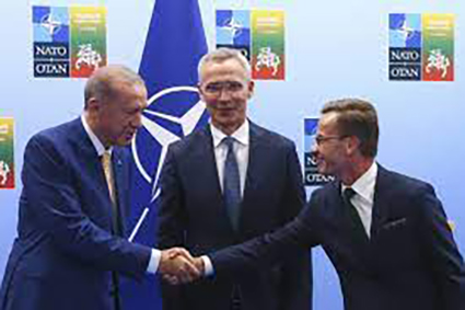 Vilnius Zirvesi, hem İsveç’e NATO kapısını açtı,