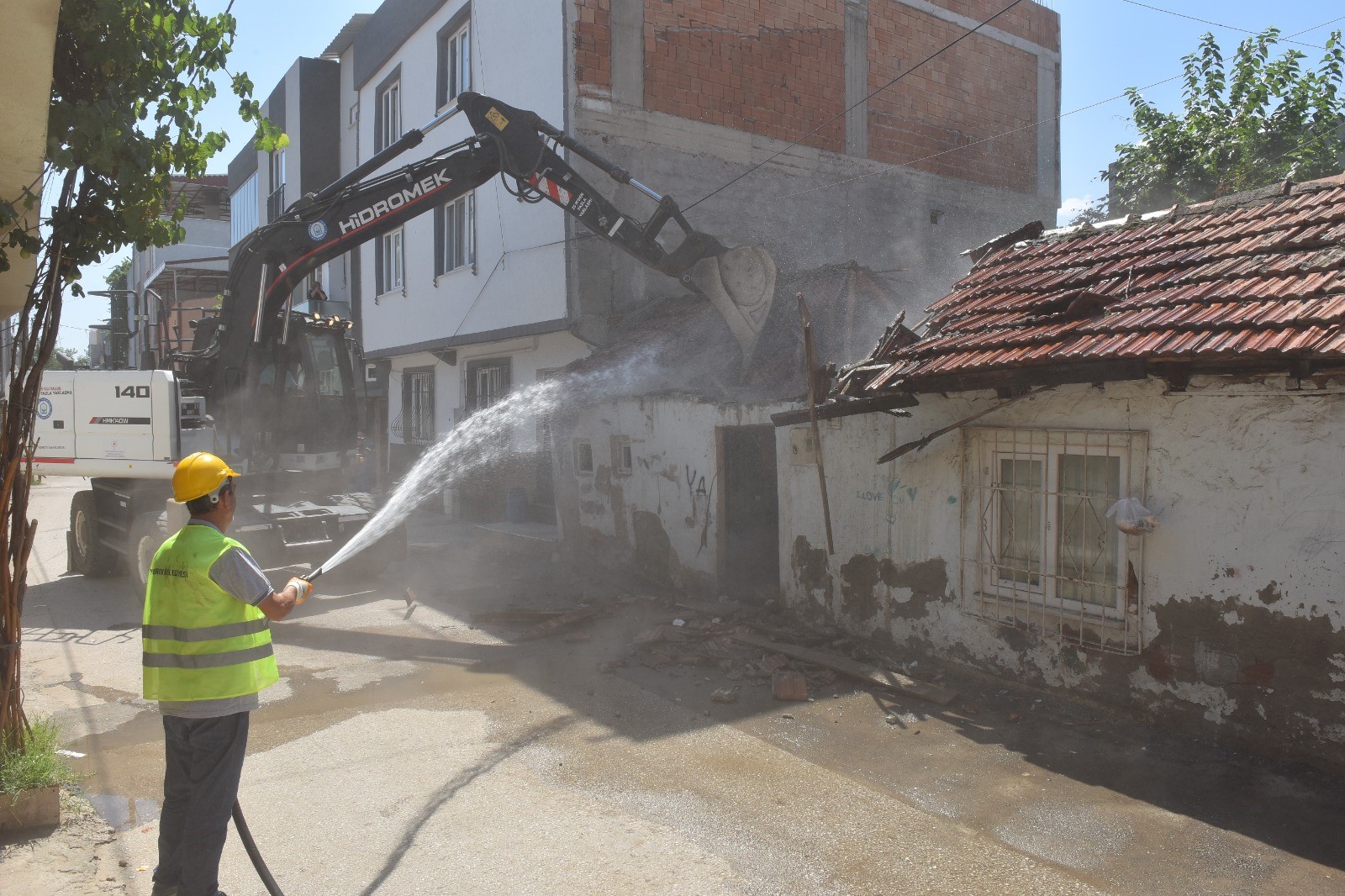 Yıldırım Belediyesi Metruk Bina Bırakmıyoryb (2)