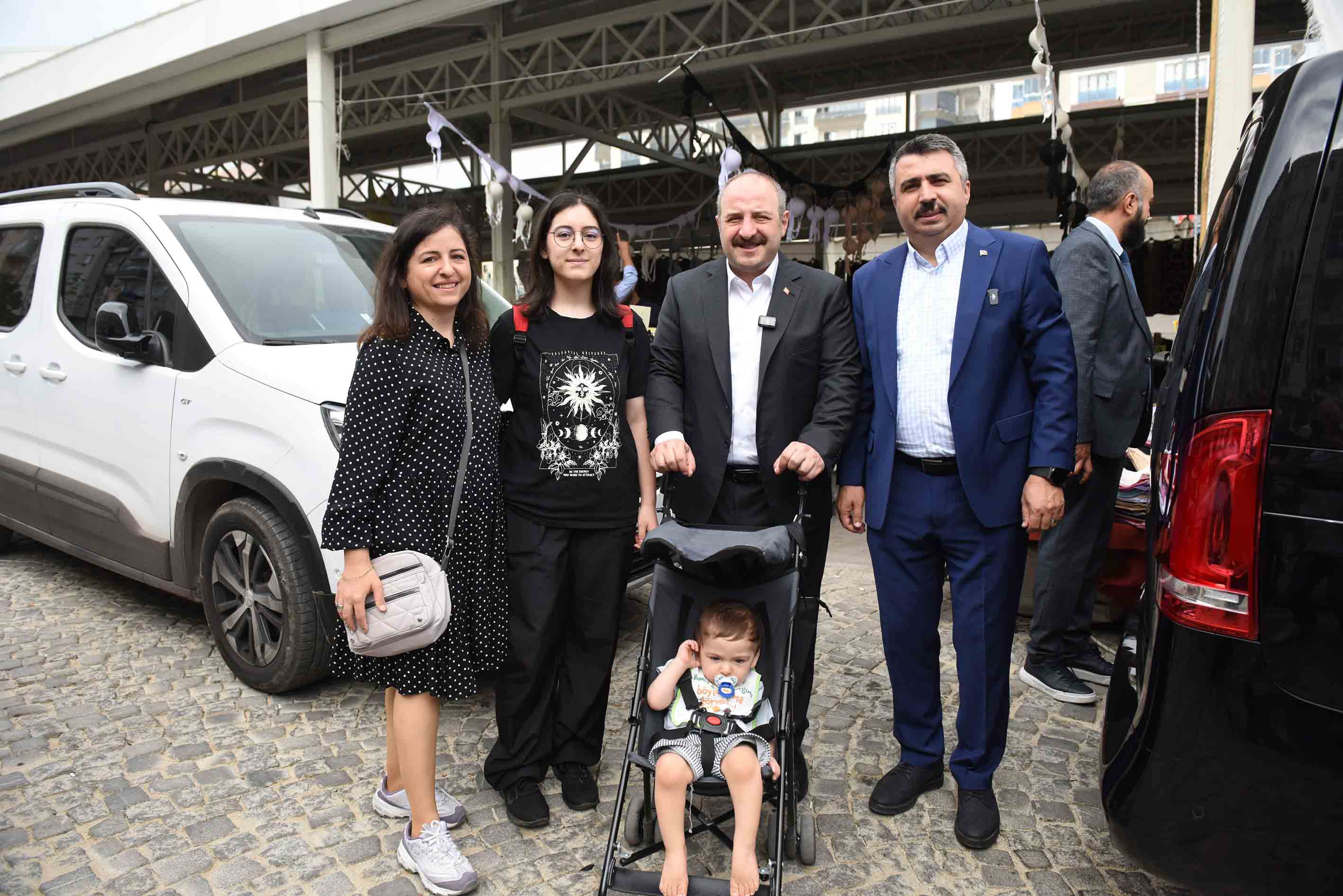 Başkan Yılmaz Gökdere Pazarı Esnafı Ile Buluştu (2)