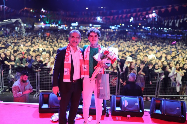 Gemlik’te Cumhuriyet Coşkusu 29 Ekim Yürüyüşü Ve Konserlerle Unutulmaz Kutlama (5)