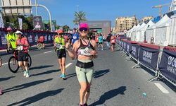 İnegöllü kadın sporcu Hülya Takım, Dubai Maratonu'nda Türkiye'yi temsil etti