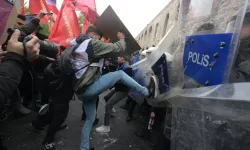 Istanbul'daki 1 Mayıs gösterilerinde polise saldıran 65 şüpheliden 38'i tutuklandı