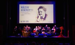 Şarkılarla, şiirlerle Nâzım Hikmet