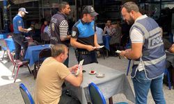 Polis dolandırıcılığa karşı broşür dağıttı