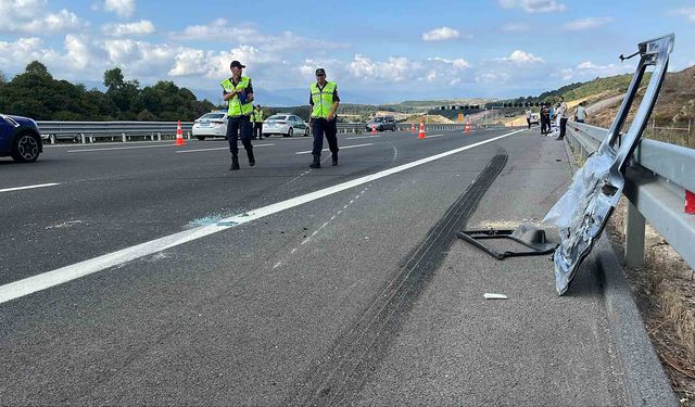 Tırla çarpışan aracın kapısı koptu: Yolcu yola düştü