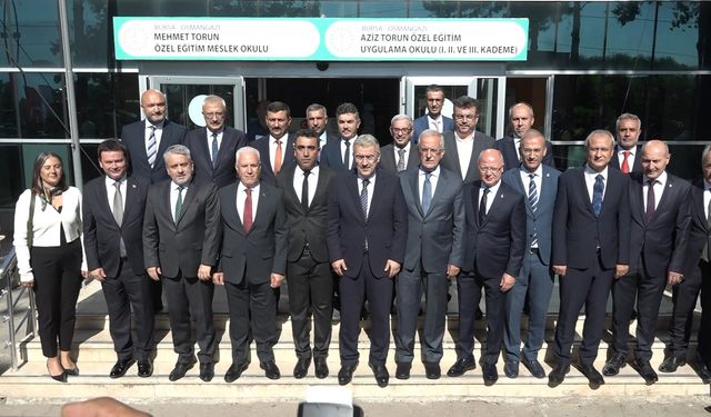 Bursa’da 677 bin öğrenci için ilk ders zili çaldı