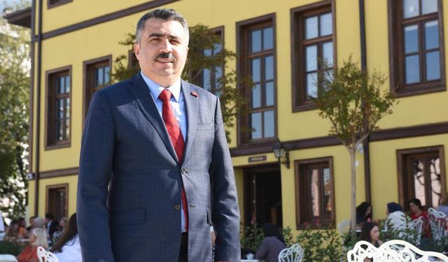 Güncel meseleler alanında uzman isimlerle Yıldırım'da tartışılıyor