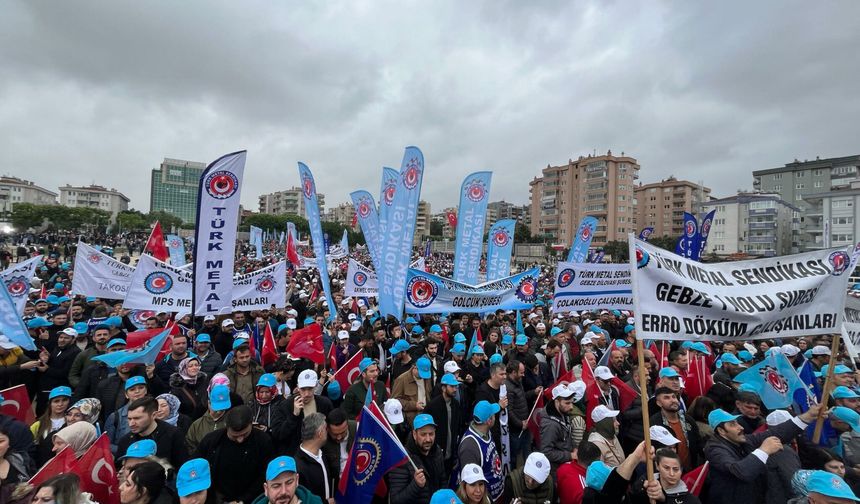 TÜRK-İŞ, Bursa'da 1 Mayıs'ı coşkuyla kutladı