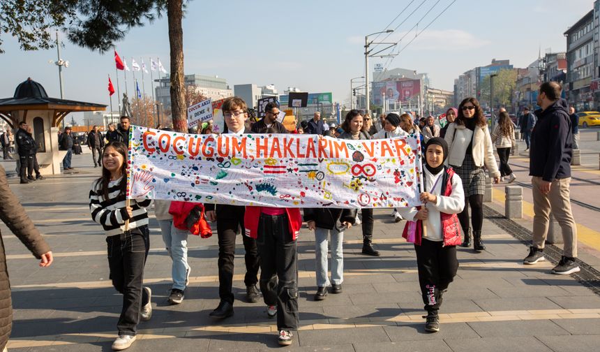 Bursa'da unutulmaz festival; Çocuk Hakları Günü'nde doyasıya eğlendiler