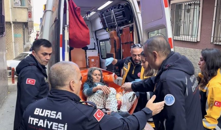 Bursa'da yaşlı çiftin zor anları; Ekipler imdada yetişti