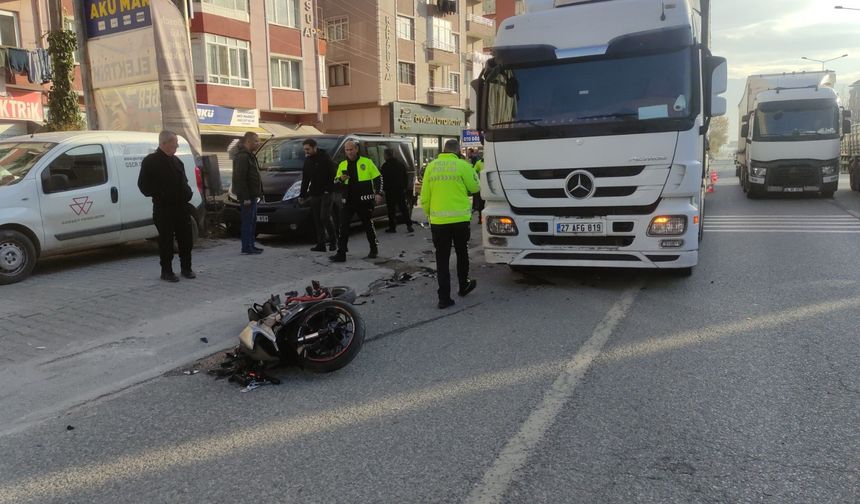 Tek teker üzerinde gitmek isterken kaza yaptı